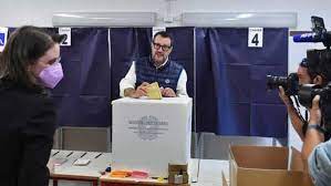  Italians vote in election that could take far-right to power